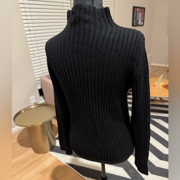 LORO PIANA 100% Cashmere Black Ribbed Turtleneck Sweater Authentic Size 44 VGUC - Picture 4 of 9